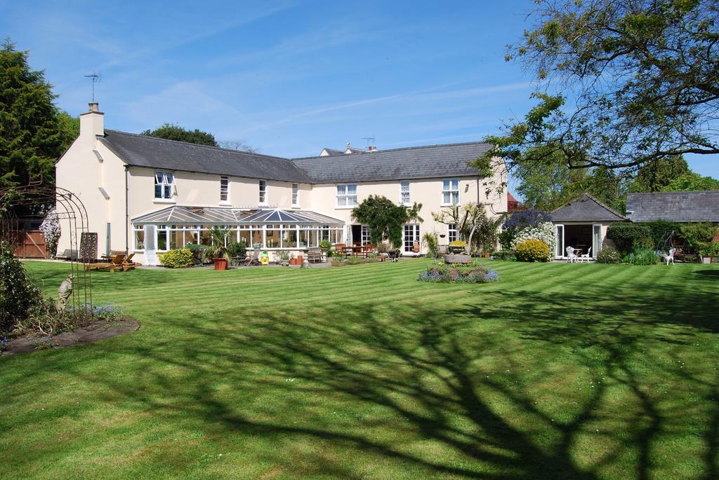 Little Manor Bed & Breakfast Cheltenham Bagian luar foto