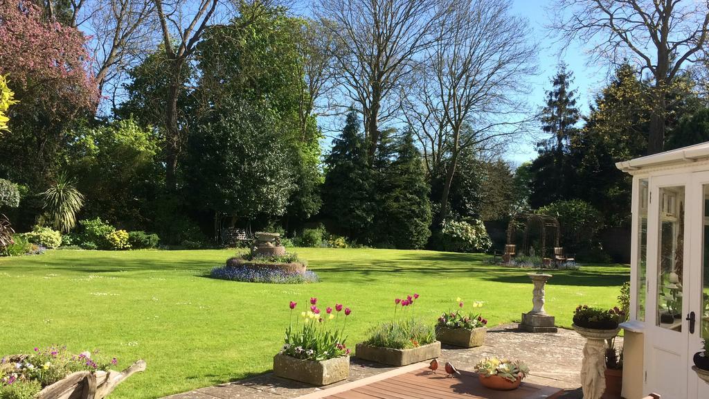 Little Manor Bed & Breakfast Cheltenham Bagian luar foto