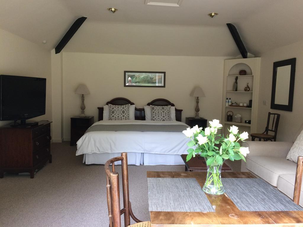 Little Manor Bed & Breakfast Cheltenham Bagian luar foto