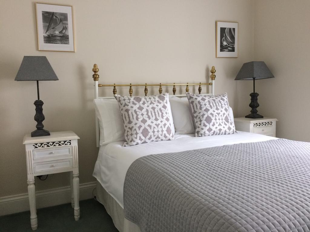 Little Manor Bed & Breakfast Cheltenham Bagian luar foto