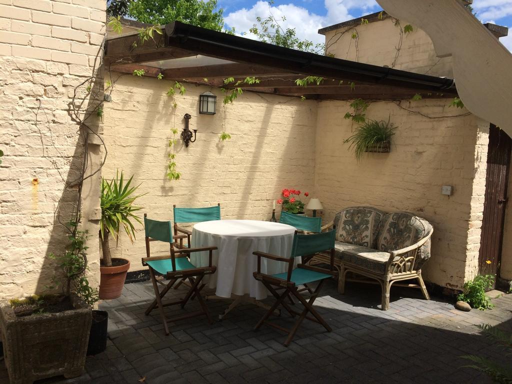 Little Manor Bed & Breakfast Cheltenham Bagian luar foto