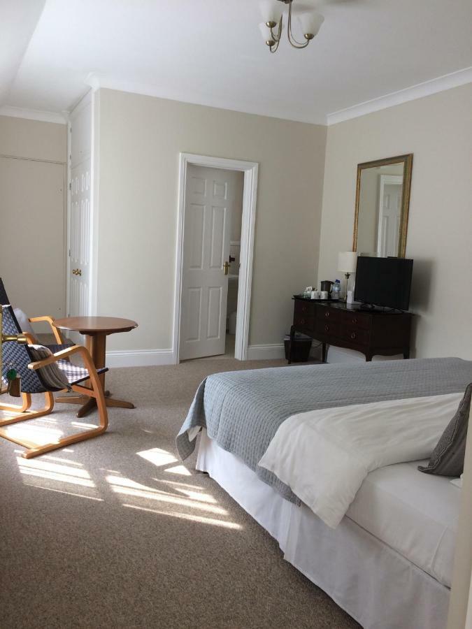 Little Manor Bed & Breakfast Cheltenham Bagian luar foto