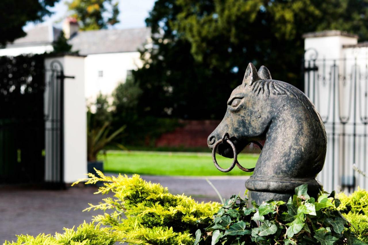 Little Manor Bed & Breakfast Cheltenham Bagian luar foto