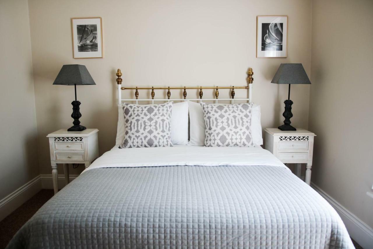 Little Manor Bed & Breakfast Cheltenham Bagian luar foto